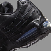 Sneakers Nike Air Max 95 QS noires en cuir premium avec unité Air Max Big Bubble visible et design iconique