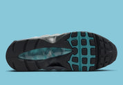 Nike Air Max 95 OG Big Bubble Cool Grey Silver, sneaker grise et argentée avec panneaux ondulés, détails Mineral Teal et unités Max Air visibles.