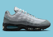Nike Air Max 95 OG Big Bubble Cool Grey Silver, sneaker grise et argentée avec panneaux ondulés, détails Mineral Teal et unités Max Air visibles.