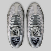 Sneakers Nike Air Max 95 SE Big Bubble en argent métallisé, avec mesh respirant, cuir synthétique premium et bulle Air Max visible surdimensionnée.Vue de haut 