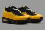 Sneakers Nike Air Max 95 OG Big Bubble Varsity Maize Black en mesh respirant et cuir premium avec amorti Air Max visible haut de gamme.Vue de profil
