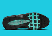 Sneakers Nike Air Max 95 noires avec accents Aurora Green en mesh et matières synthétiques avec amorti Air Max visible