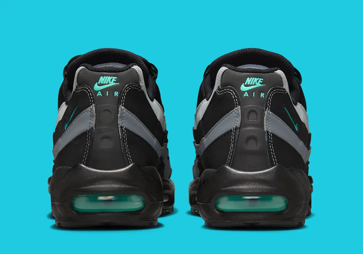 Sneakers Nike Air Max 95 noires avec accents Aurora Green en mesh et matières synthétiques avec amorti Air Max visible