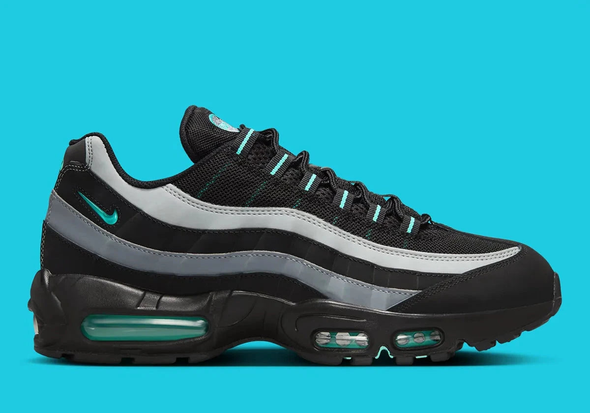 Sneakers Nike Air Max 95 noires avec accents Aurora Green en mesh et matières synthétiques avec amorti Air Max visible