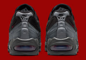 Nike Air Max 95 Smoke Grey DH9792-100, sneaker grise et blanche avec détails rouges, motifs japonais et unités Nike Air visibles.