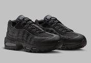 Sneakers Nike Air Max 95 OG Big Bubble en Black Patent avec mesh respirant, cuir premium et amorti Air Max maximal.Vue de profil