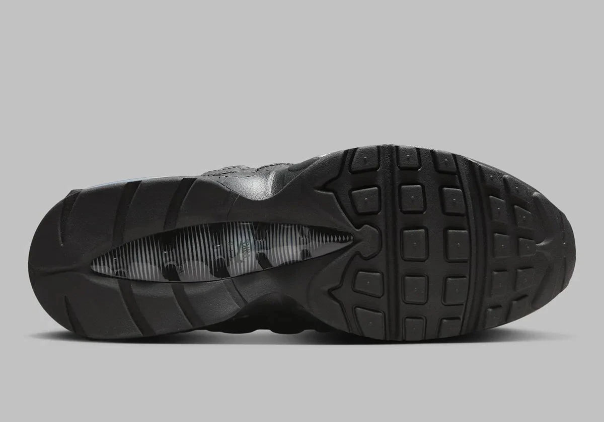 Sneakers Nike Air Max 95 OG Big Bubble en Black Patent avec mesh respirant, cuir premium et amorti Air Max maximal.Vue de la semelle extèrieur 