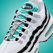 Sneakers Nike Air Max 95 OG Big Bubble noires avec contour Black Border en mesh et matières premium avec amorti Air Max visible. Zoom arrière 