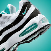 Sneakers Nike Air Max 95 OG Big Bubble noires avec contour Black Border en mesh et matières premium avec amorti Air Max visible. Zoom avant 