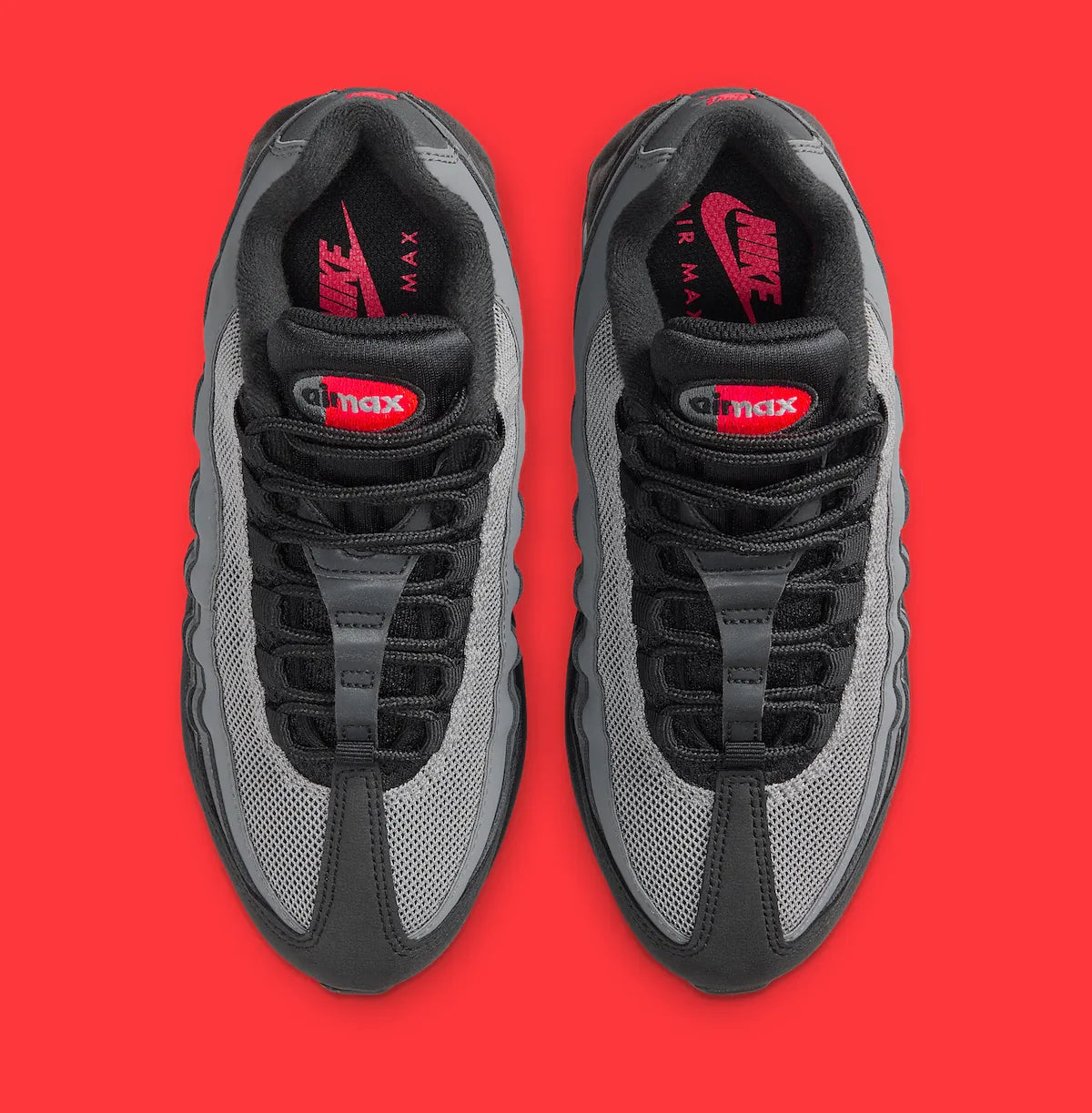 Sneakers Nike Air Max 95 OG Big Bubble noires avec accents Crimson et gris en mesh et matières premium avec amorti Air Max visible. Vue du dessus 