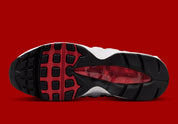 Nike Air Max 95 Comet Red IB7862-100, sneaker blanche et grise avec détails rouge Comet, panneaux ondulés et unité Max Air Big Bubble.