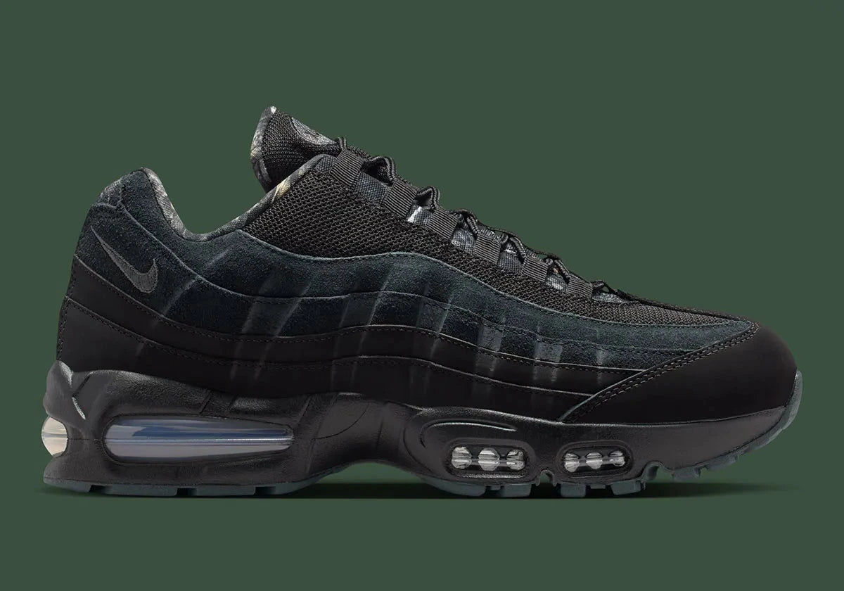 Sneaker technique au design outdoor premium, la Salomon XT-6 Walnut Huckleberry associe amorti performant, stabilité avancée et adhérence Contagrip pour un style fonctionnel ultra contemporain.