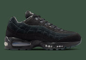 Sneaker technique au design outdoor premium, la Salomon XT-6 Walnut Huckleberry associe amorti performant, stabilité avancée et adhérence Contagrip pour un style fonctionnel ultra contemporain.