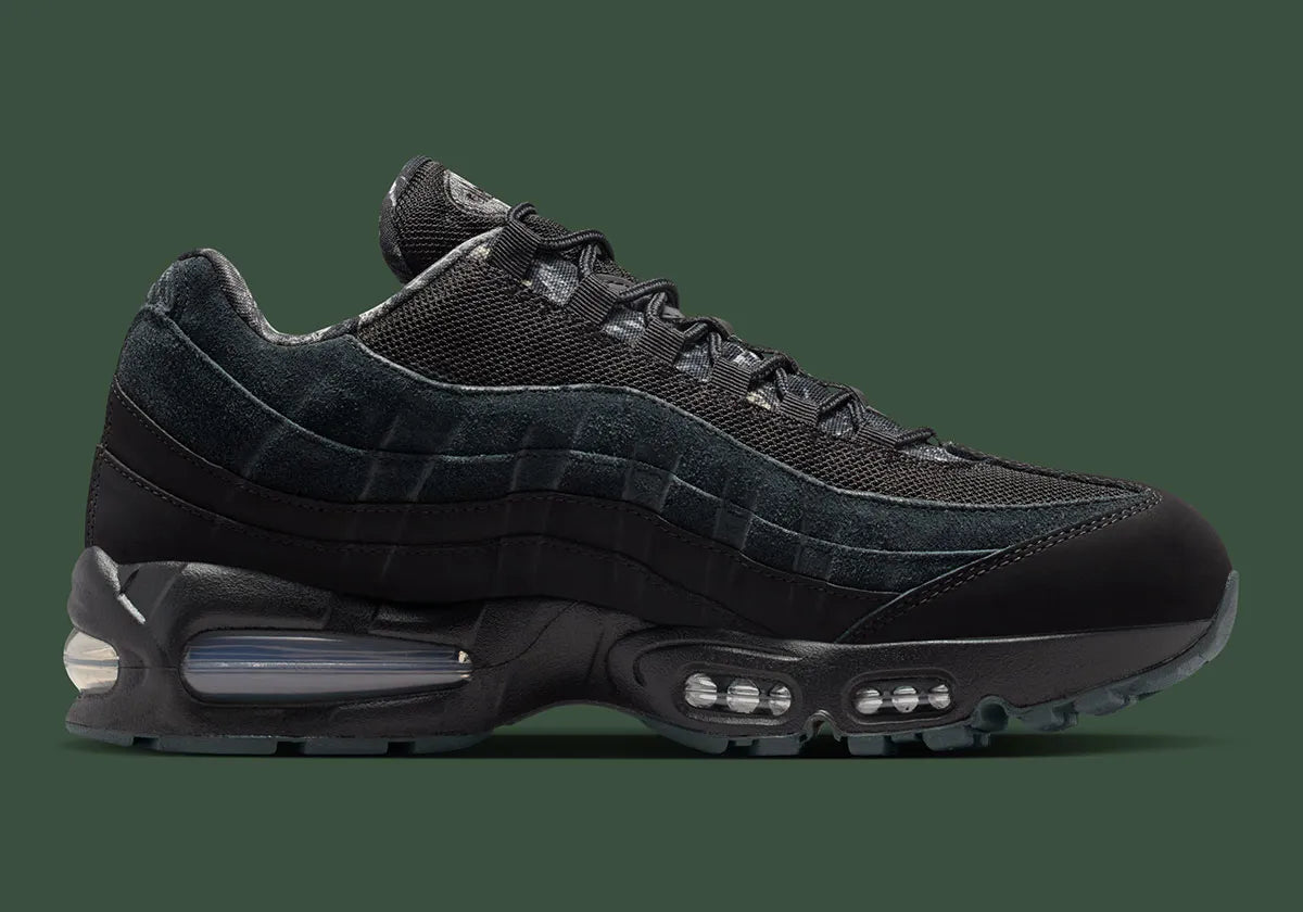 Sneaker technique au design outdoor premium, la Salomon XT-6 Walnut Huckleberry associe amorti performant, stabilité avancée et adhérence Contagrip pour un style fonctionnel ultra contemporain.