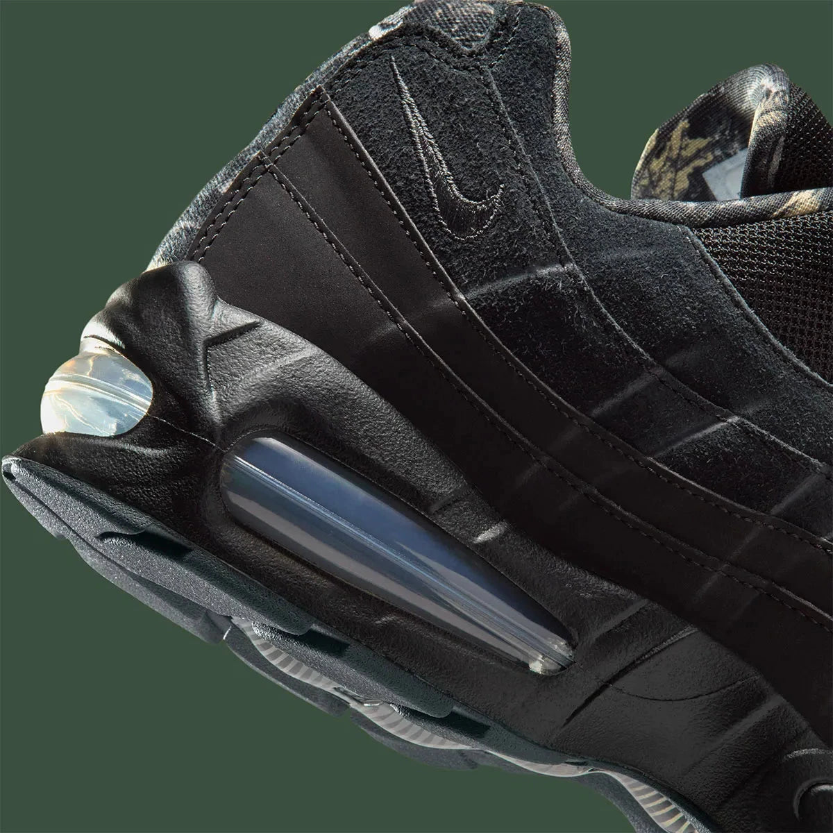 Sneaker technique au design outdoor premium, la Salomon XT-6 Walnut Huckleberry associe amorti performant, stabilité avancée et adhérence Contagrip pour un style fonctionnel ultra contemporain.
