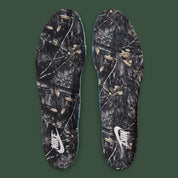 Sneaker technique au design outdoor premium, la Salomon XT-6 Walnut Huckleberry associe amorti performant, stabilité avancée et adhérence Contagrip pour un style fonctionnel ultra contemporain.