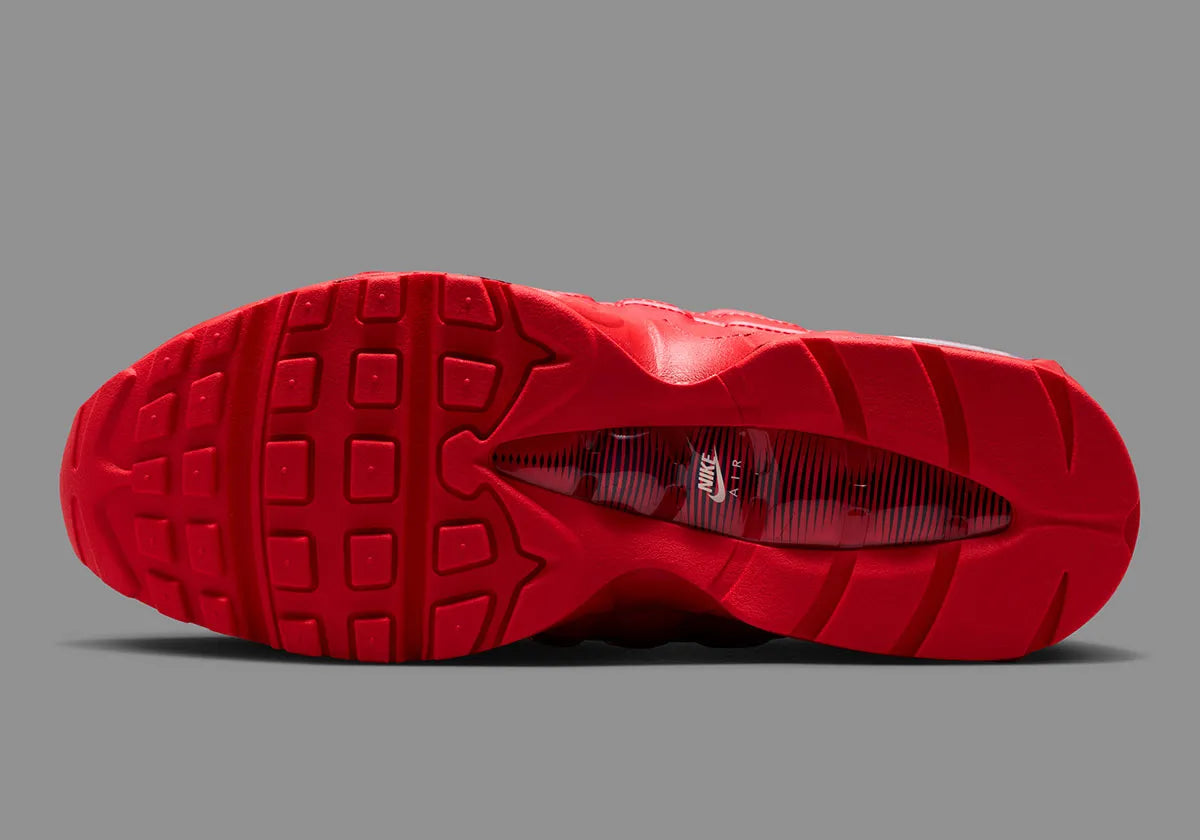 Nike Air Max 95 SE Big Bubble University Red en mesh rouge avec amorti Air visible et détails inspirés de la Total 90. vue semelle