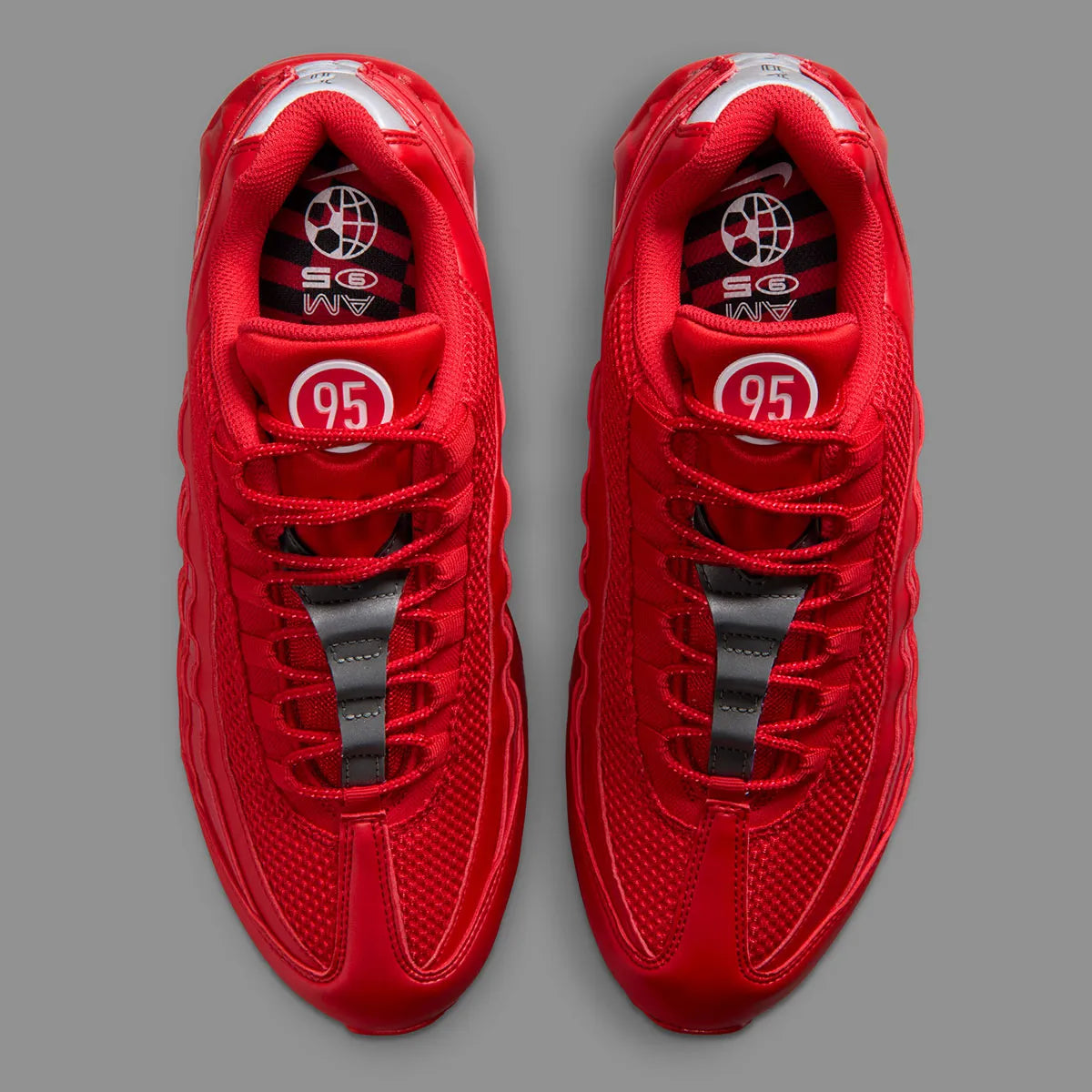 Nike Air Max 95 SE Big Bubble University Red en mesh rouge avec amorti Air visible et détails inspirés de la Total 90. vue de dessus