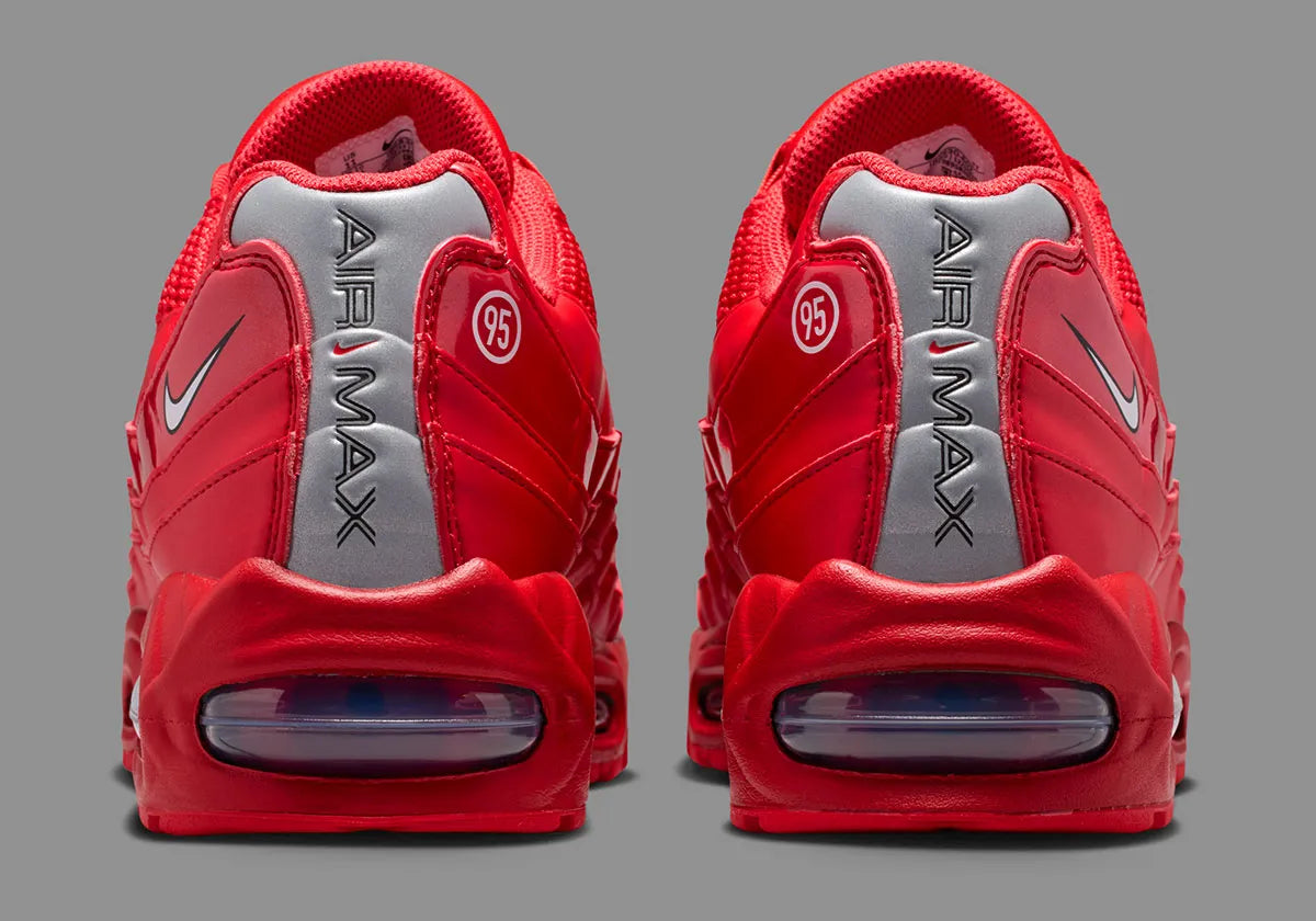 Nike Air Max 95 SE Big Bubble University Red en mesh rouge avec amorti Air visible et détails inspirés de la Total 90. vue de derrière
