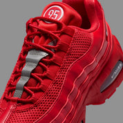 Nike Air Max 95 SE Big Bubble University Red en mesh rouge avec amorti Air visible et détails inspirés de la Total 90. zoom avant de la chaussure