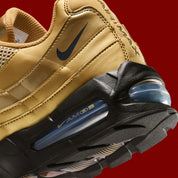 Nike Air Max 95 Big Bubble, sneaker rétro-running aux panneaux ondulés, tige multicouche et imposant amorti Max Air visible au talon et à l’avant-pied.