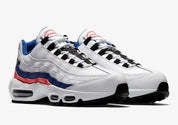 Nike Air Max 95 Ultramarine blanche et noire avec panneaux multicouches, détails bleu Ultramarine et Solar Red et unités Air visibles.