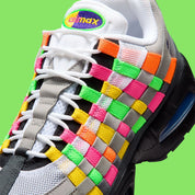 Nike Air Max 95 Big Bubble Woven Multi avec tige en textile tissé multicolore, renforts synthétiques, unités Max Air Big Bubble visibles et silhouette iconique inspirée du running.