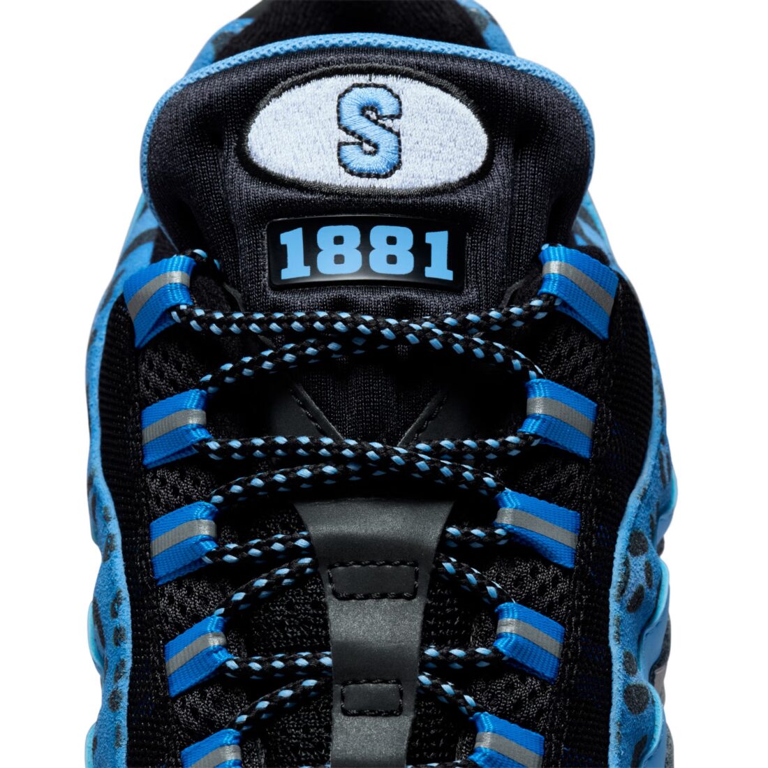 Sneakers Nike Air Max 95 Yardrunners Spellman en mesh et textiles premium avec unités Air visibles et design ondulé iconique.Vue zoomer avant 