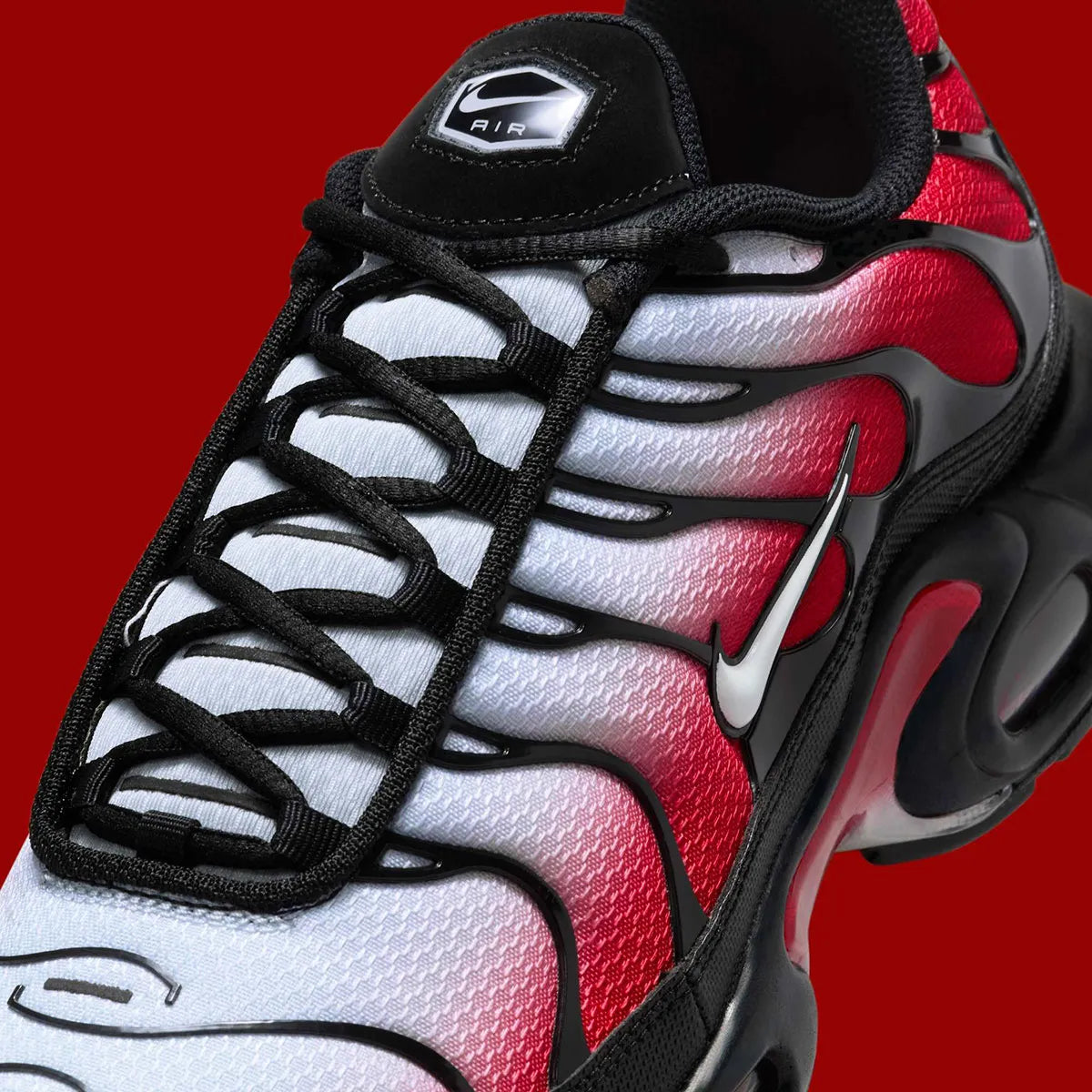 Chaussures Nike Air Max Plus Platinum Red White Black – sneakers lifestyle confortables