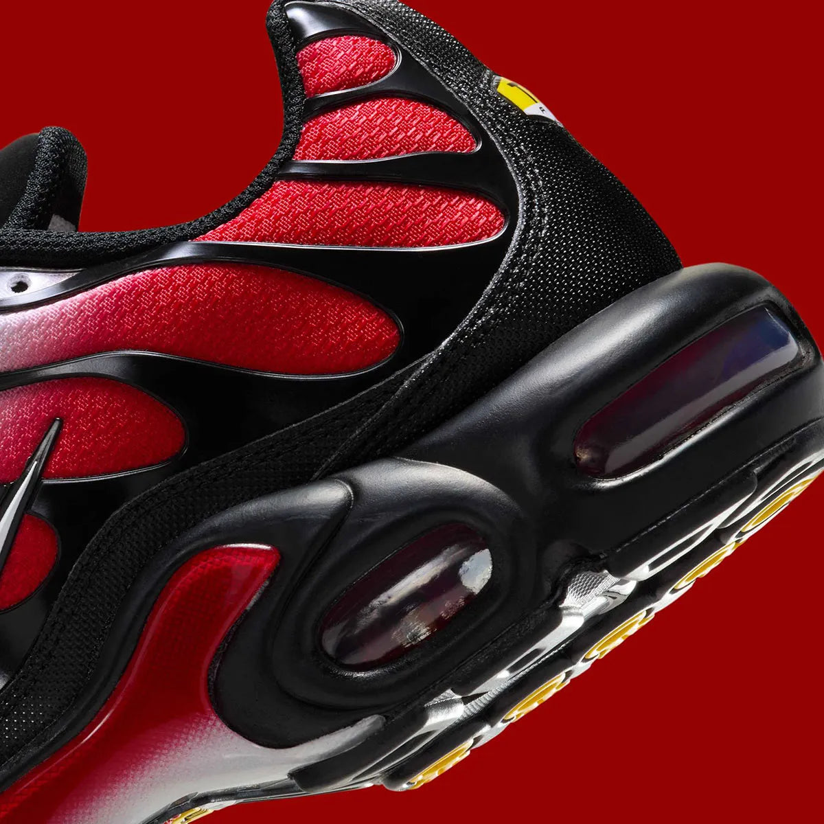 Chaussures Nike Air Max Plus Platinum Red White Black – sneakers lifestyle confortables