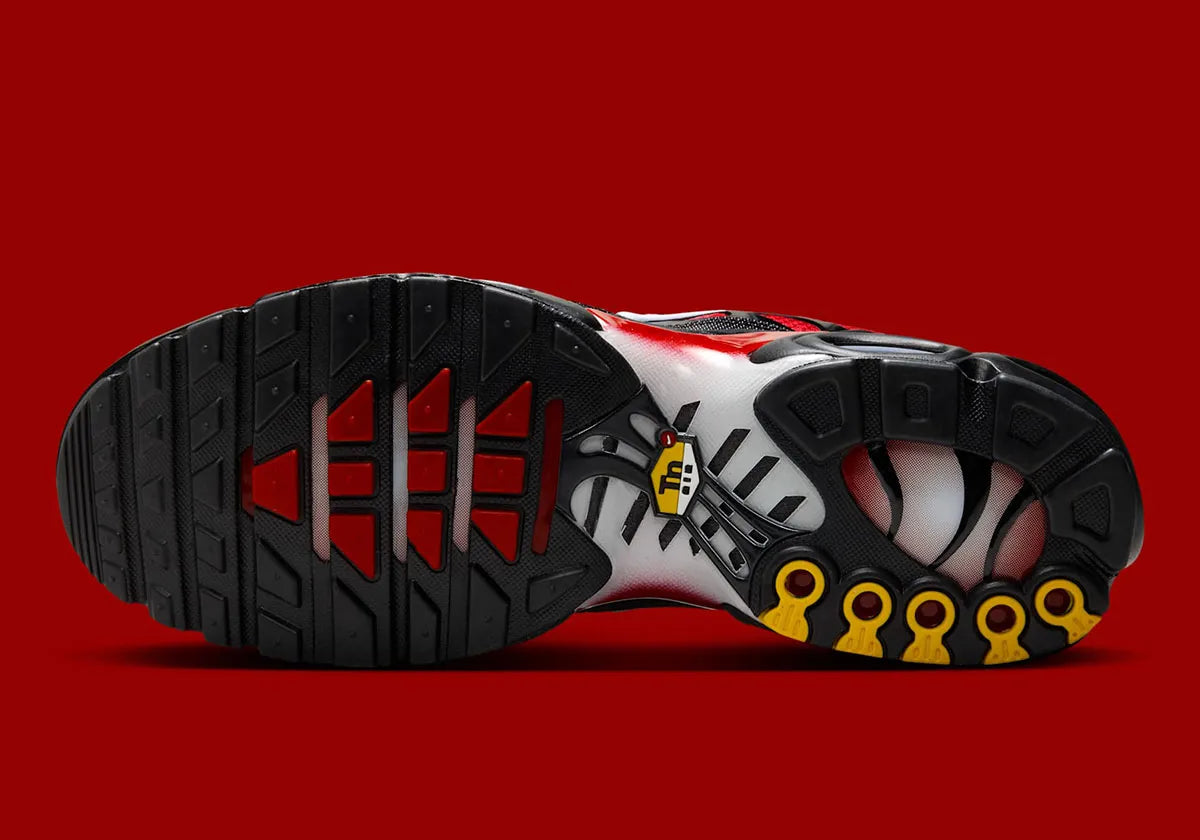 Chaussures Nike Air Max Plus Platinum Red White Black – sneakers lifestyle confortables