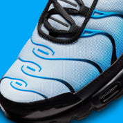 Tn blue gradient