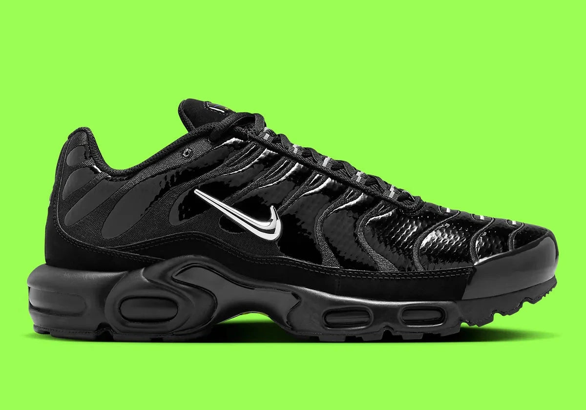Sneakers Nike Air Max Plus Black Chrome noires avec détails chromés en mesh technique et cage TPU avec amorti Tuned Air visible