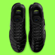 Sneakers Nike Air Max Plus Black Chrome noires avec détails chromés en mesh technique et cage TPU avec amorti Tuned Air visible