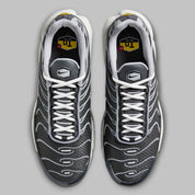 Nike Air Max Plus SE Cool Grey – sneaker gris mesh avec cage TPU exoskeleton et unité Air visible .Vue de haut