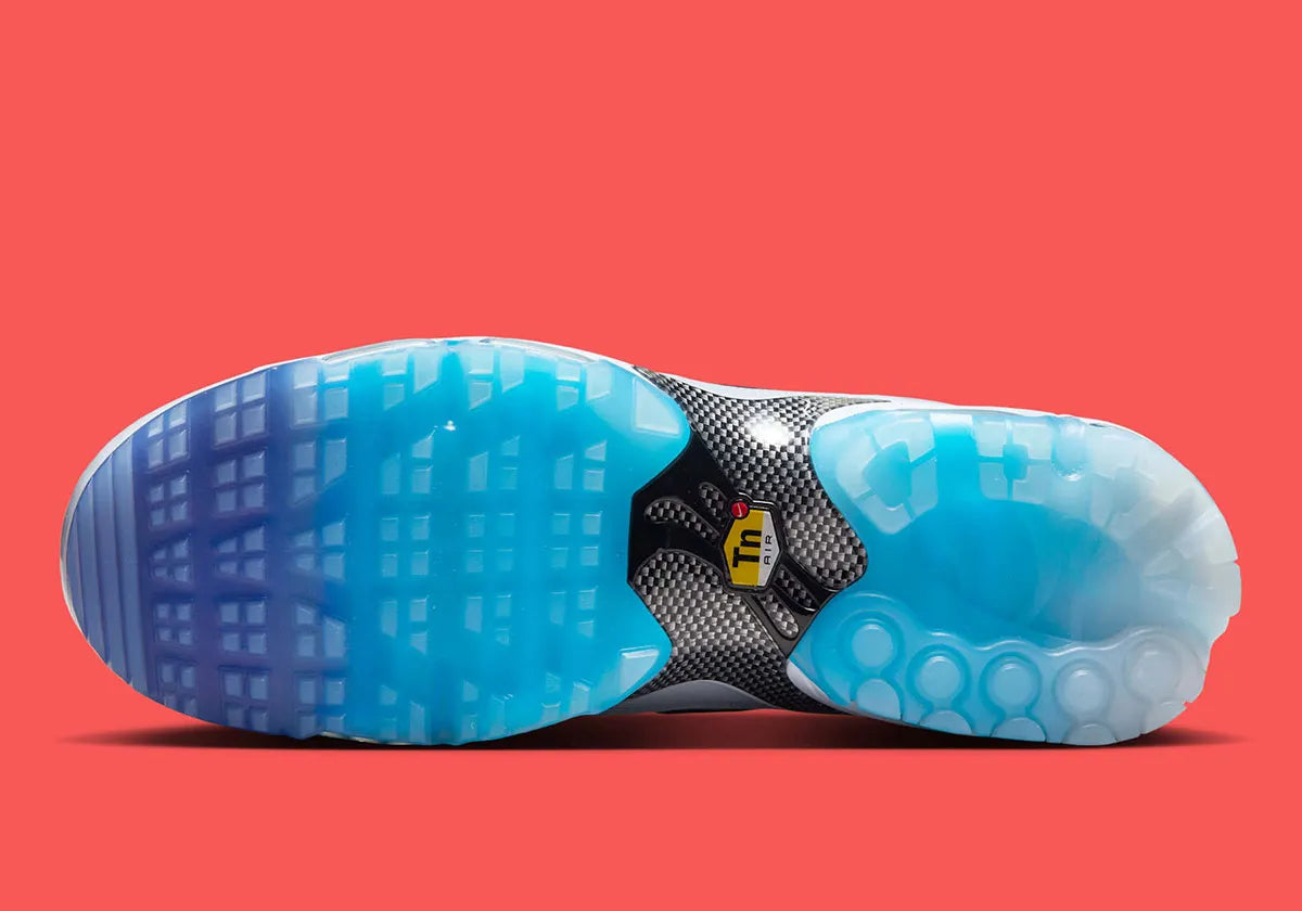 Chaussure de ville air max plus tn golf bleu été, bleu, blanc, swooch avec contour en rouge, chaussure légère, vue du dessous
