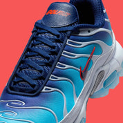 Chaussure de ville air max plus tn golf bleu été, bleu, blanc, swooch avec contour en rouge, chaussure légère, vue de coté