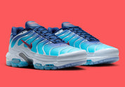 Chaussure de ville air max plus tn golf bleu été, bleu, blanc, swooch avec contour en rouge, chaussure légère, vue de 3/4