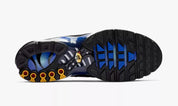 Sneaker Nike Air Max Plus OG Hyper Blue avec dégradé bleu électrique, cages TPU noires et amorti Tuned Air visible.