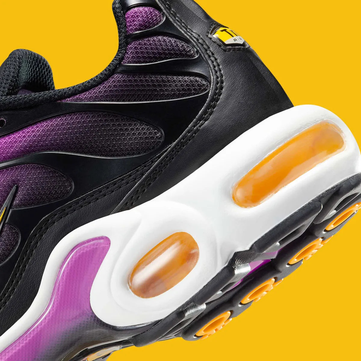 Nike Air Max Plus Black Laser Orange Hyper Violet – chaussures lifestyle féminines avec Air Max
