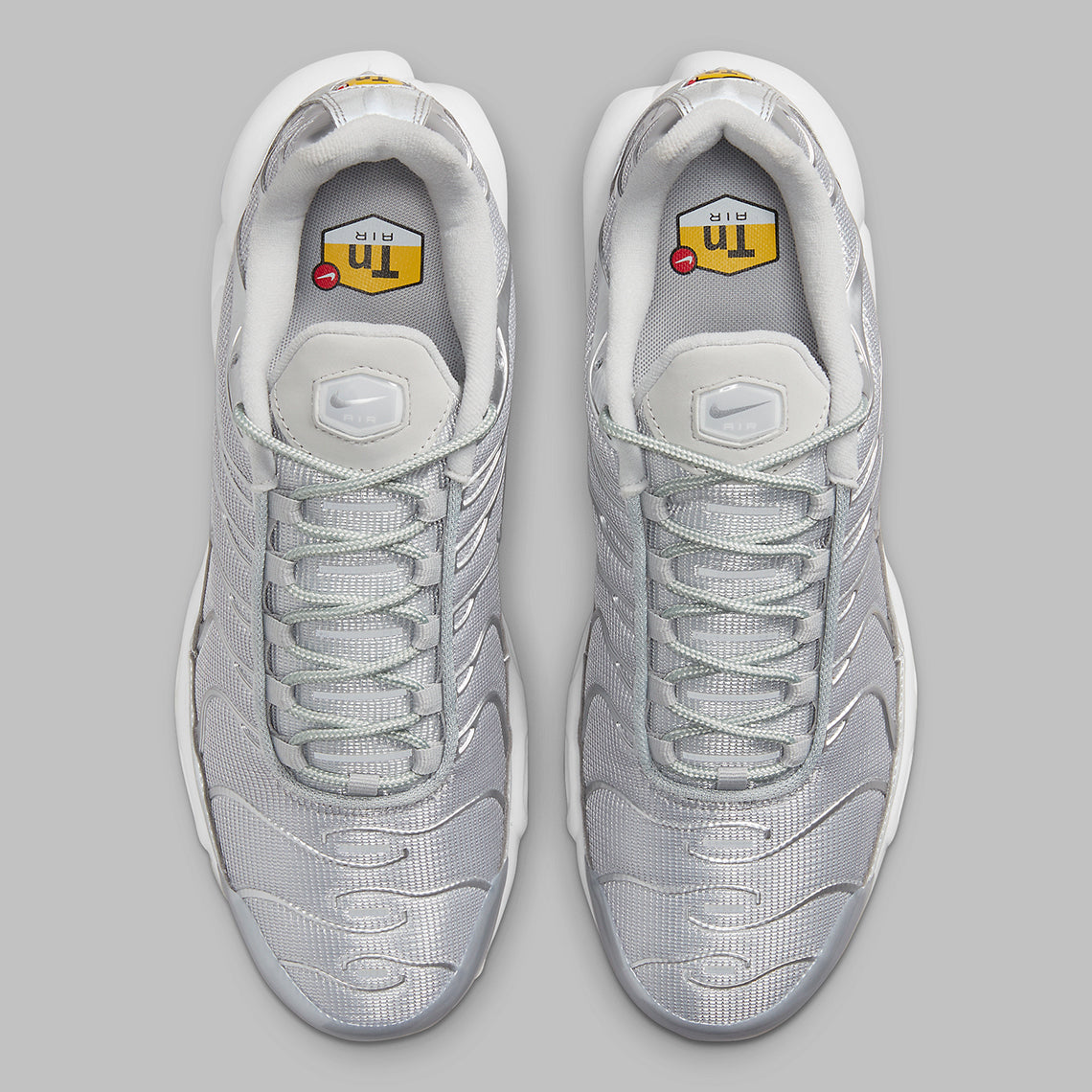 Nike air max plus metallic silver​ vu de dessus