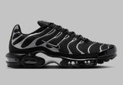 Sneakers Nike Air Max Plus Premium noires avec détails Reflective Silver en mesh technique et cage TPU avec amorti Tuned Air visible