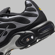 Sneakers Nike Air Max Plus Premium noires avec détails Reflective Silver en mesh technique et cage TPU avec amorti Tuned Air visible