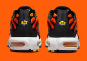 Nike Air Max Plus Sunset avec dégradé jaune orange rouge et unités Tuned Air visibles. Vue arrière