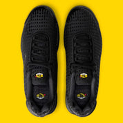 Nike Air Max Plus 7 Black noire et anthracite avec tige en mesh, renforts ondulés et unités Nike Air visibles vue du dessus. 