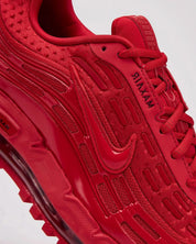 Sneakers Nike Air Max TL 2.5 Valentine's Day University Red 2026 en rouge intense, avec mesh respirant, renforts synthétiques premium et amorti Air Max intégral visible.Vue zoomer coté 