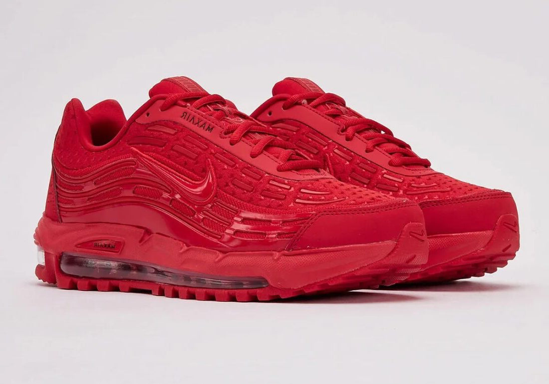 Sneakers Nike Air Max TL 2.5 Valentine's Day University Red 2026 en rouge intense, avec mesh respirant, renforts synthétiques premium et amorti Air Max intégral visible.Vue de profil