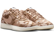 Nike Book 1 EP Desert Camo avec tige en textile respirant aux tons naturels, empiècements structurés, amorti Air Zoom et semelle extérieure EP renforcée vue de 3/4 face. 
