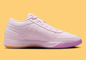 Nike Book 1 Sunrise à silhouette basse, avec tige textile multicouche aux tons lumineux et chaleureux, empiècements structurés, amorti Zoom Air et semelle extérieure adhérente.