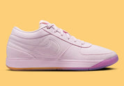Nike Book 1 Sunrise à silhouette basse, avec tige textile multicouche aux tons lumineux et chaleureux, empiècements structurés, amorti Zoom Air et semelle extérieure adhérente.